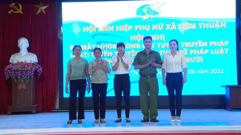 Thanh Liêm: Xã Liêm Thuận ra mắt nhóm nòng cốt tuyên truyền pháp luật.